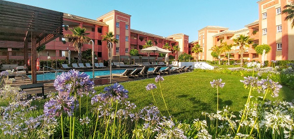 The Residences Islantilla Garden & Pool